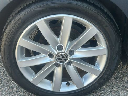Used 2011 Volkswagen Golf TDI FWD image 17