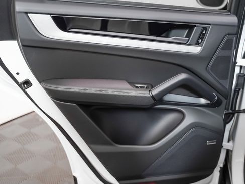 New 2026 Porsche Cayenne image 25