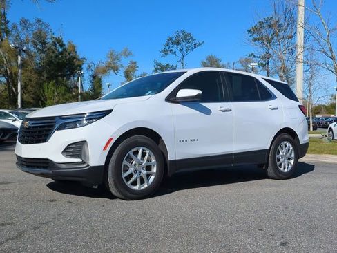 Used 2022 Chevrolet Equinox LT image 2