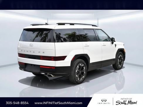 Used 2025 Hyundai Santa Fe SEL FWD image 4