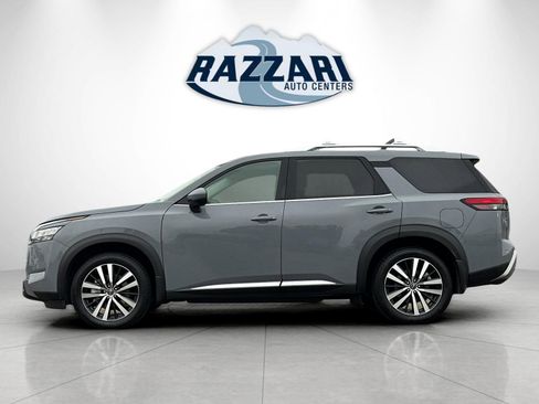 Used 2023 Nissan Pathfinder Platinum w/ Black Appearance Package image 6