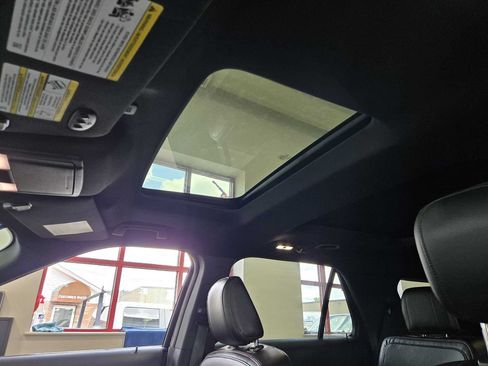 Used 2018 Ford Explorer Sport w/ Equipment Group 401A AWD/4WD image 17