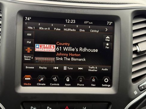 Used 2023 Jeep Cherokee Altitude Lux image 17