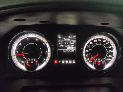 Used 2019 RAM 1500 Classic SLT RWD image 23