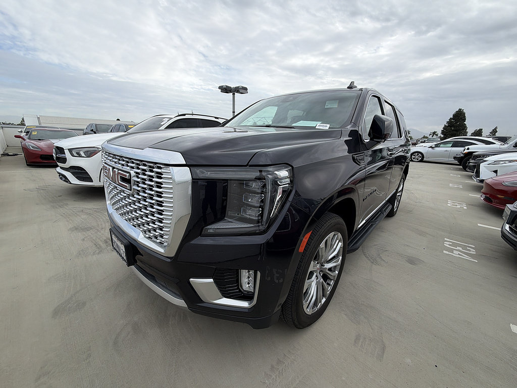 Used 2024 GMC Yukon Denali w/ Advanced Technology Package AWD/4WD image 2