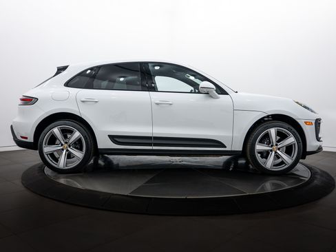 Certified 2026 Porsche Macan image 8
