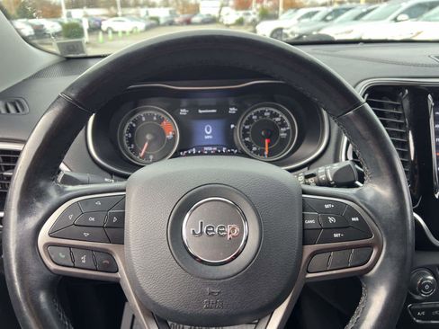 Used 2019 Jeep Cherokee Limited image 30