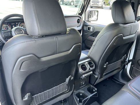 New 2025 Jeep Gladiator Rubicon image 21
