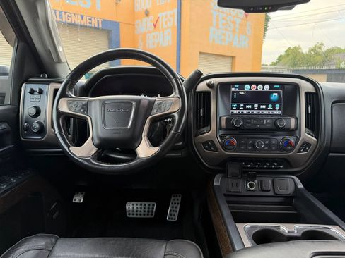 Used 2018 GMC Sierra 3500 Denali w/ Duramax Plus Package image 19