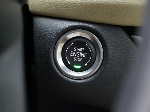 Used 2025 Cadillac XT4 Premium Luxury w/ Cold Weather Package FWD image 27