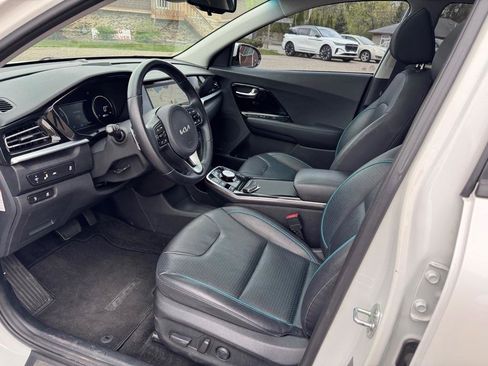 Used 2022 Kia Niro EX Premium FWD image 14