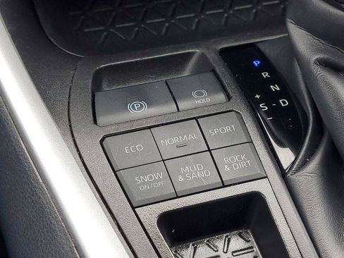 Used 2024 Toyota RAV4 XLE AWD/4WD image 18
