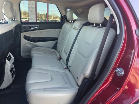 Used 2019 Ford Edge Titanium w/ Equipment Group 301A image 9