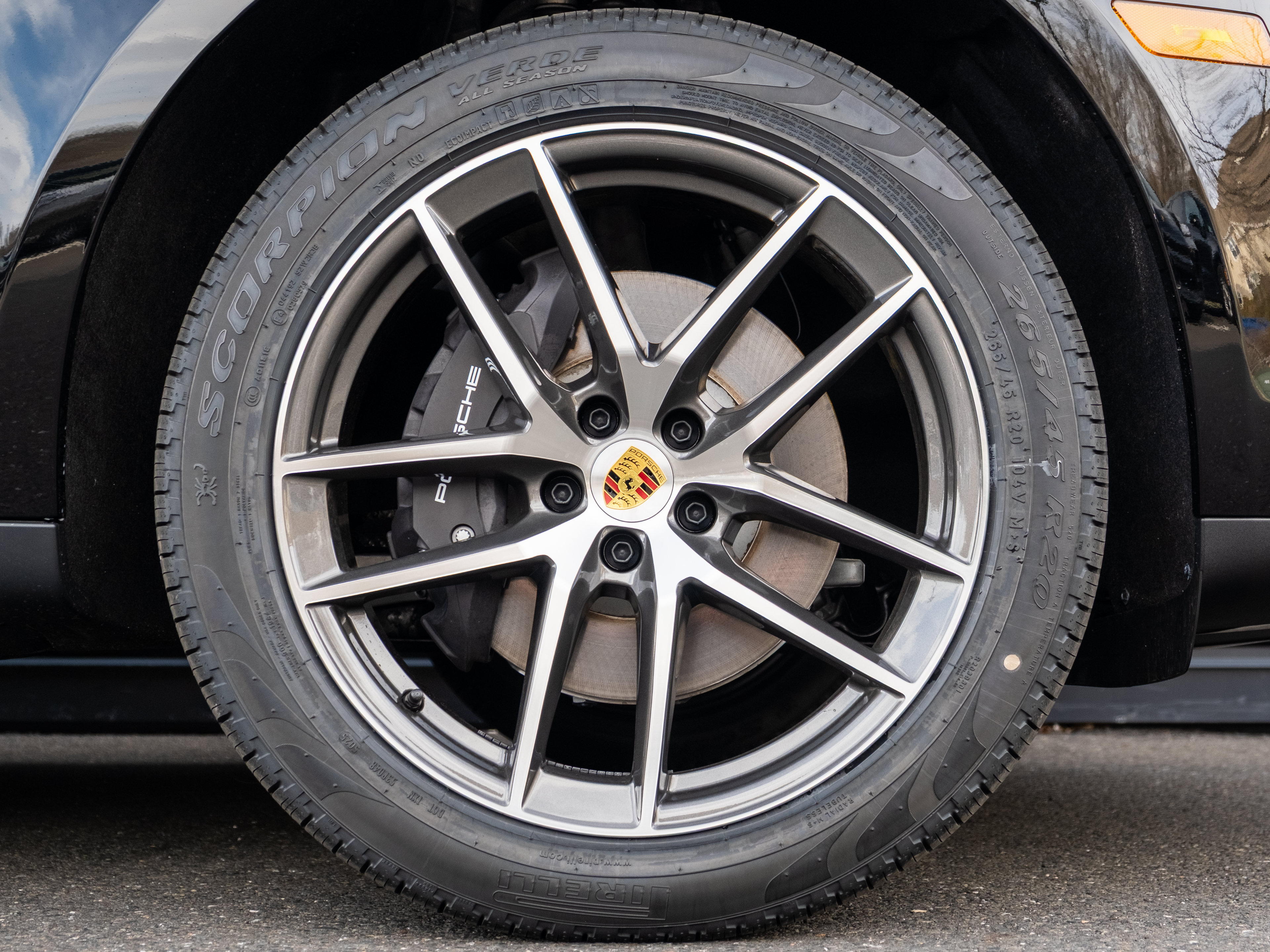 Certified 2026 Porsche Macan AWD/4WD image 15