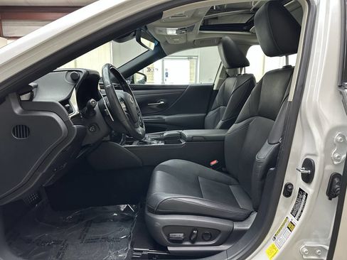 Used 2019 Lexus ES 300h 300H w/ Premium Package image 11