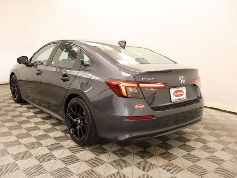 Used 2025 Honda Civic Sport image 3