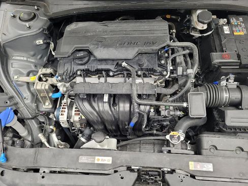 Used 2025 Hyundai Elantra SE FWD image 30