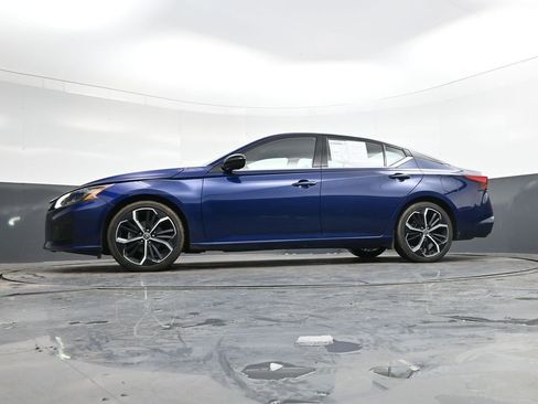 Used 2024 Nissan Altima 2.5 SR image 43