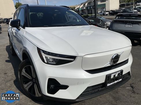 Used 2023 Volvo XC40 Recharge Plus image 1