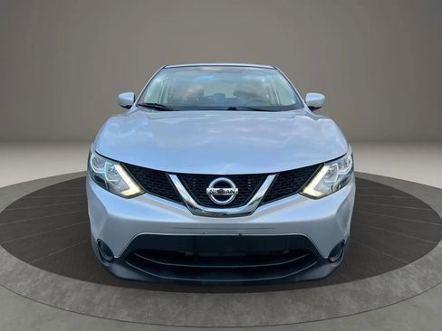 Used 2017 Nissan Rogue Sport S image 2