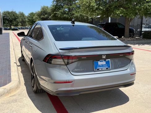 Used 2025 Honda Accord Sport image 3