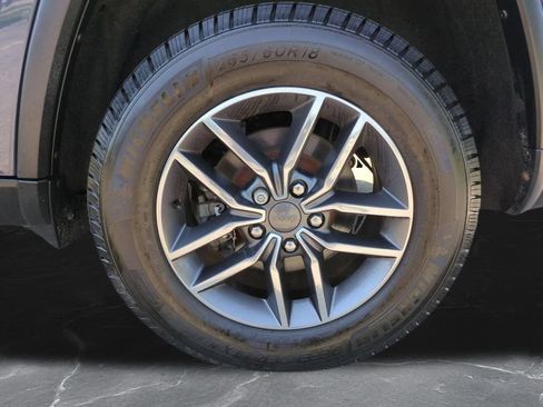 Used 2020 Jeep Grand Cherokee Limited AWD/4WD image 34