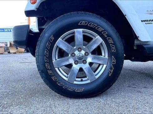 Used 2013 Jeep Wrangler Unlimited Sahara w/ Connectivity Group image 4