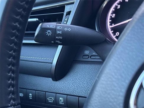 Used 2020 Toyota Camry image 25