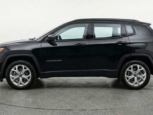 Used 2025 Jeep Compass Latitude image 5