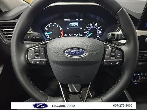 Used 2022 Ford Escape SEL image 21