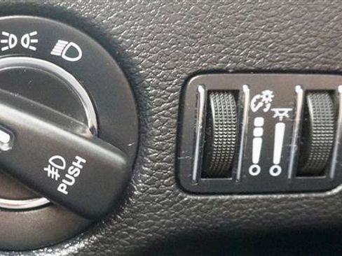 Used 2017 Chrysler 300 S image 30