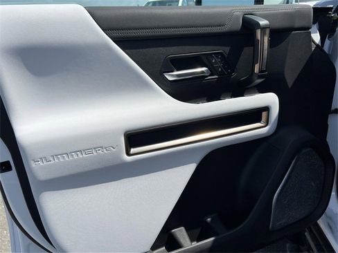 New 2025 GMC Hummer EV 3X w/ Battery Pack, 24 Module Pack image 10