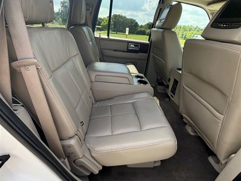 Used 2014 Lincoln Navigator 4WD image 21