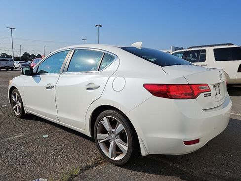 Used 2013 Acura ILX w/ Technology Package FWD image 4