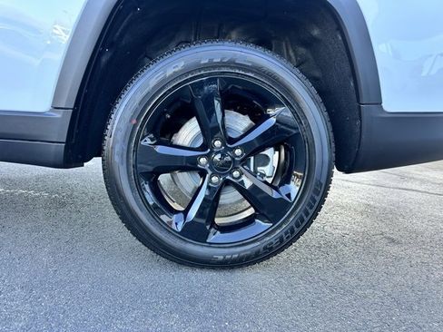 New 2025 Jeep Grand Cherokee L Altitude image 35