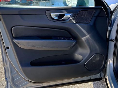 Used 2023 Volvo XC60 B5 Plus w/ Climate Package image 21