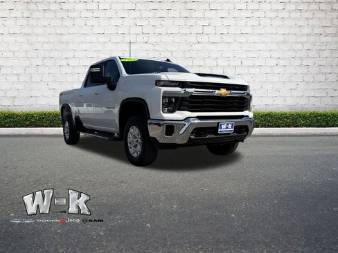 Used 2024 Chevrolet Silverado 3500 LT image 1