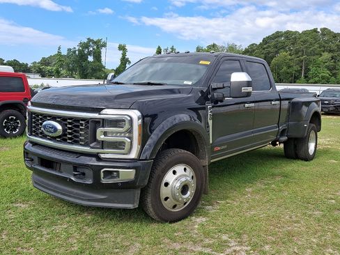 Used 2025 Ford F450 Platinum w/ Platinum Plus Package AWD/4WD image 3