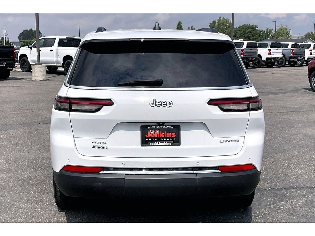 Used 2023 Jeep Grand Cherokee L Limited AWD/4WD image 4