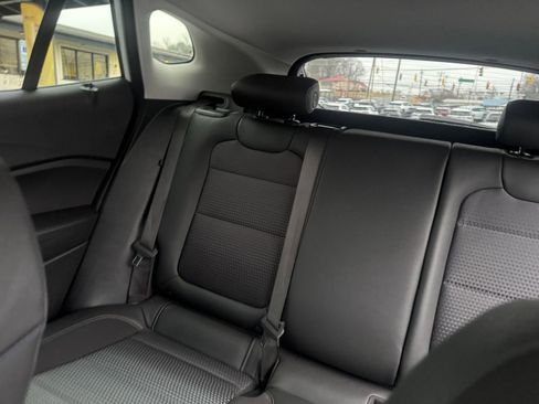 Used 2025 Chevrolet Trax LT image 33
