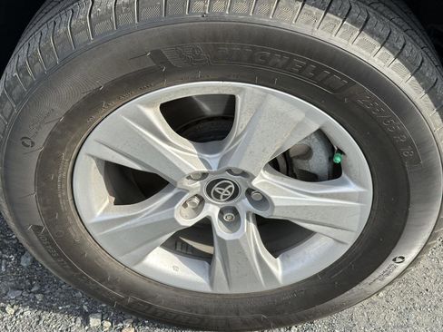 Used 2025 Toyota Grand Highlander AWD image 10