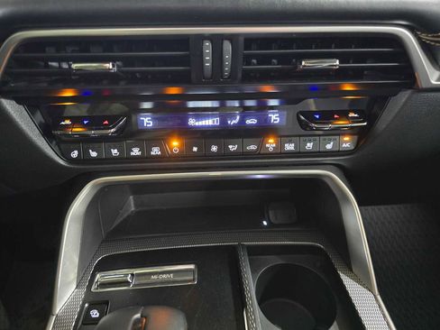 Used 2024 MAZDA CX-90 Plug-In Hybrid w/ Premium Plus image 33