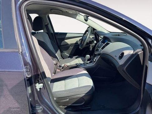 Used 2014 Chevrolet Cruze LS FWD image 15