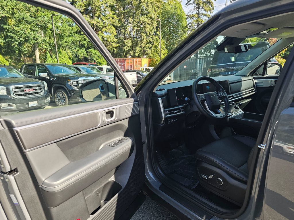Used 2025 Hyundai Santa Fe SEL AWD/4WD image 22