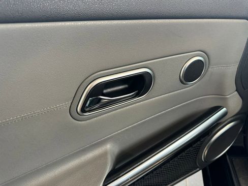 Used 2005 Chrysler Crossfire Limited RWD image 17