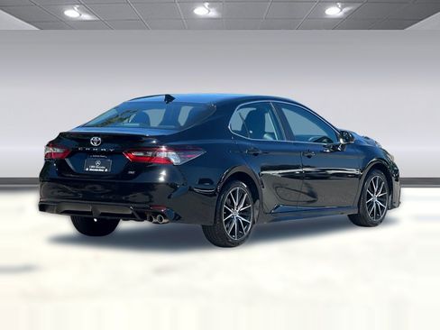 Used 2023 Toyota Camry SE FWD image 8