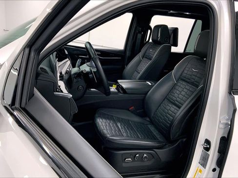Used 2023 Cadillac Escalade V image 7