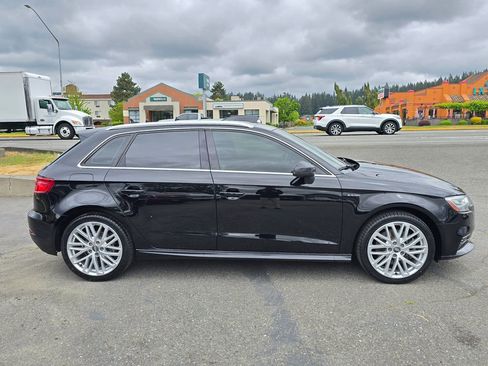 Used 2018 Audi A3 e-tron Prestige w/ Prestige Package FWD image 8