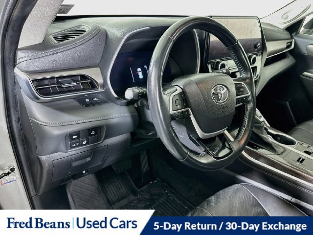 Used 2023 Toyota Highlander Limited AWD/4WD image 13