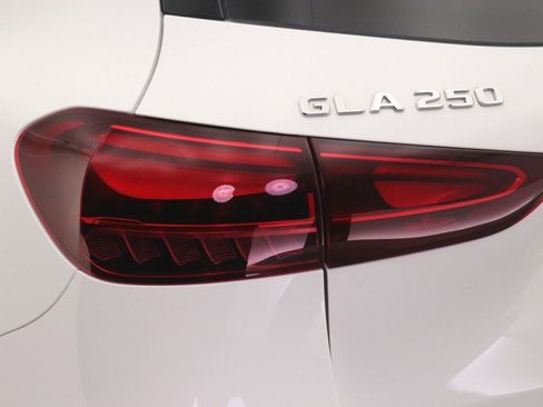 Certified 2026 Mercedes-Benz GLA 250 image 21